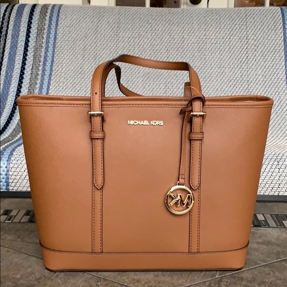 Michael Kors Bags Michael Kors Jet Set Should Tote - Picture 14 of 16